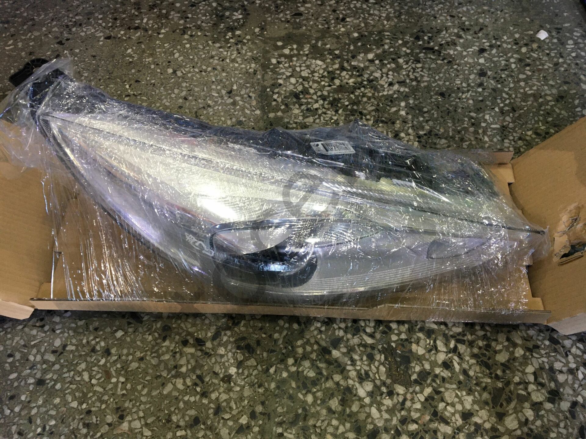 FORD FOCUS 3,5 2015 - 2018 UYUMLU ORJİNAL MERCEKLİ SAĞ FAR KOMPLE